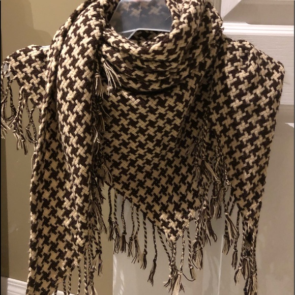 Cozy triangle plaid scarf - Picture 2 of 2